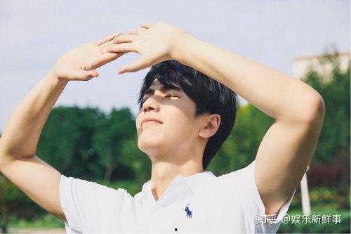 吃瓜娱乐圈张凌赫是谁,娱乐圈新晋“吃瓜王”的崛起之路 第2张 吃瓜娱乐圈张凌赫是谁,娱乐圈新晋“吃瓜王”的崛起之路 第2张