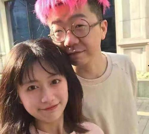 奶奶拿油烫人娱乐吃瓜酱,吃瓜酱见证家庭欢乐时光  第2张