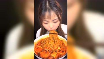 娱乐吃瓜酱女孩子叫什么,她为何成为新一代网红女神？  第2张